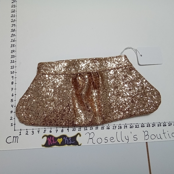 Gold Bratz clutch. Great for grads, prom, weddings etc. - Picture 2 of 2